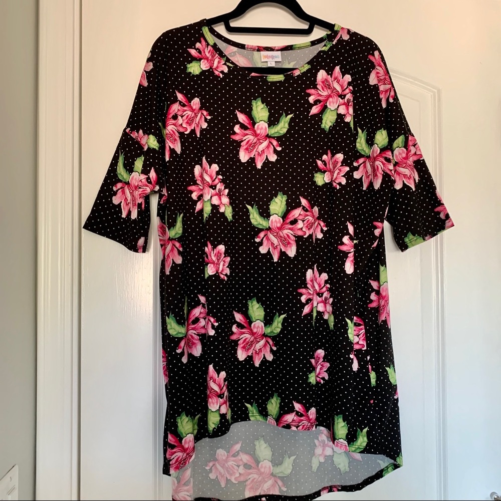 Pretty Irma tunic size large.